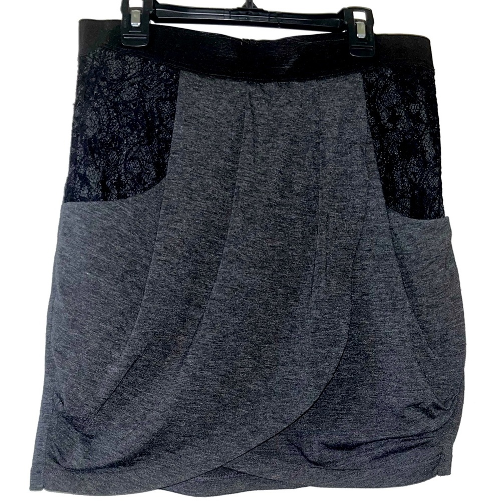 Skirt with pockets! Super cute for winter ❄️